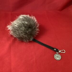 Ecogriffe large pale strap charm gray